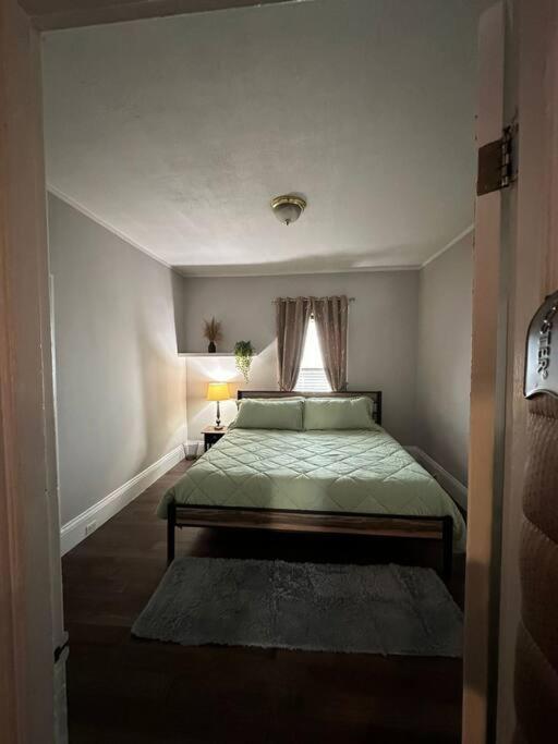 Spacious And Cozy- Near T-Station-Quiet Neighborhood! Malden Luaran gambar